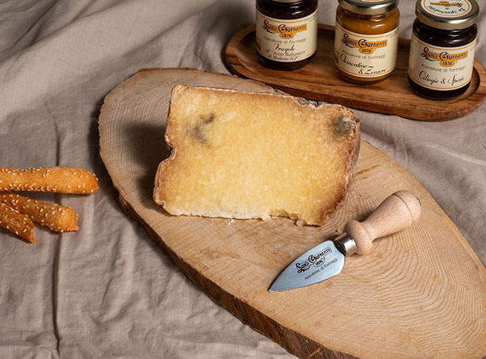 Castelmagno DOP di Alpeggio - 250/300 gr - immagine 4