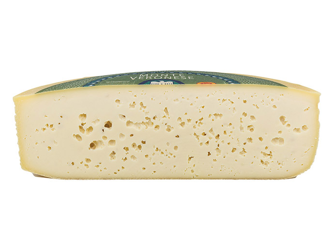 Monte Veronese DOP a latte intero