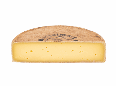 forma di bettelmatt tagliato a metà, formaggio di guffanti